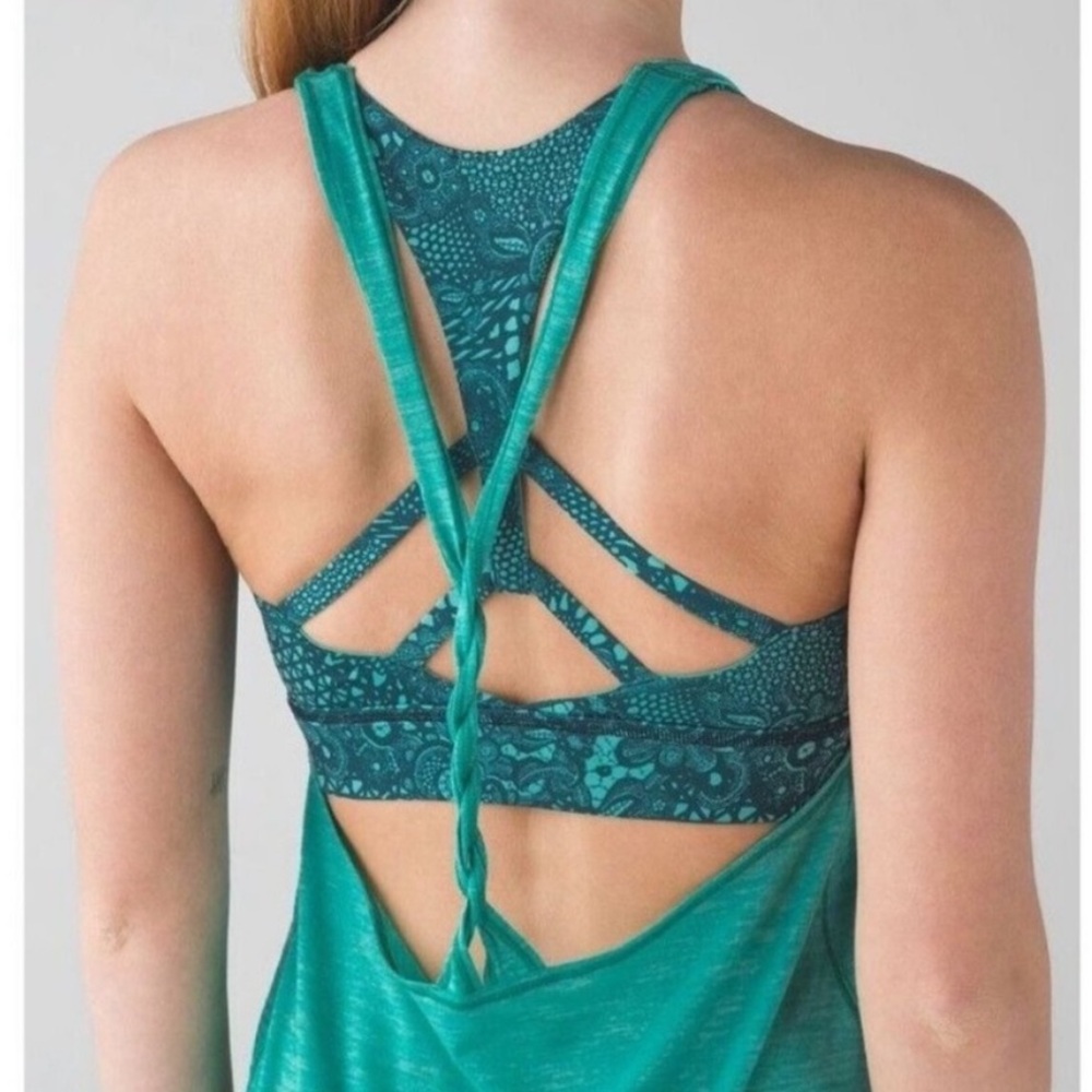 Lululemon Tank and Bra Twist & Toil Size 6